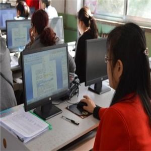 華代電腦培訓(xùn)加盟店 開啟計算機技術(shù)培訓(xùn)新篇章